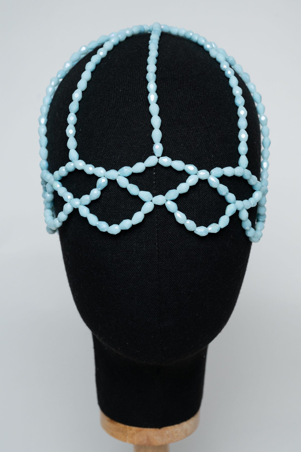 Bonnets en cristal — perles ovales Faralyn — Azura, vue de face