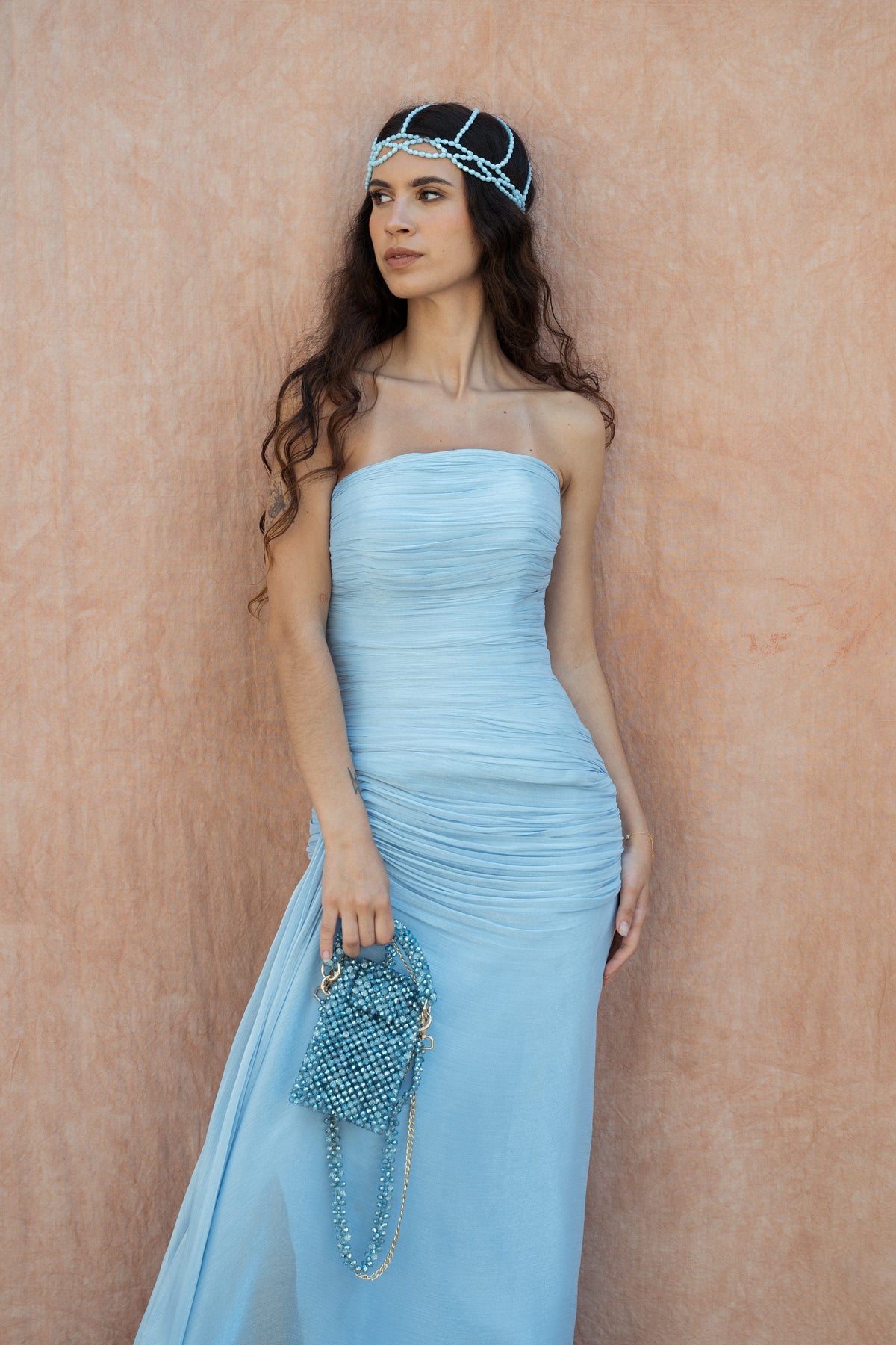 Bonnets en cristal — perles ovales Faralyn — Azura, porté