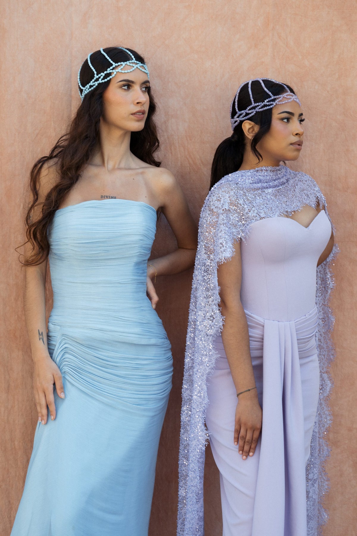 Bonnets en cristal — perles ovales Faralyn — Azura, porté