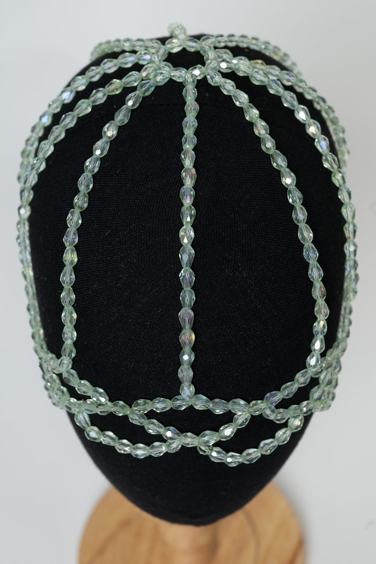 Bonnets en cristal — perles ovales Faralyn — Émeraude, vue de dessus