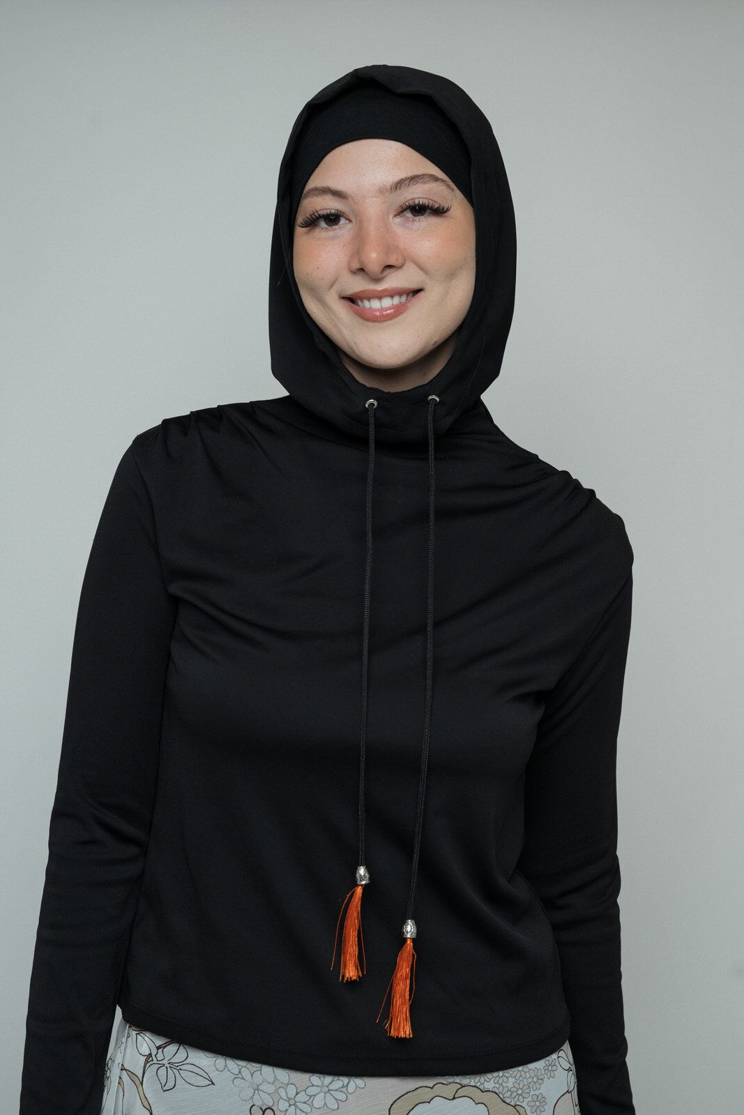 Cagoule mondaine Faralyn — Ébène, porté