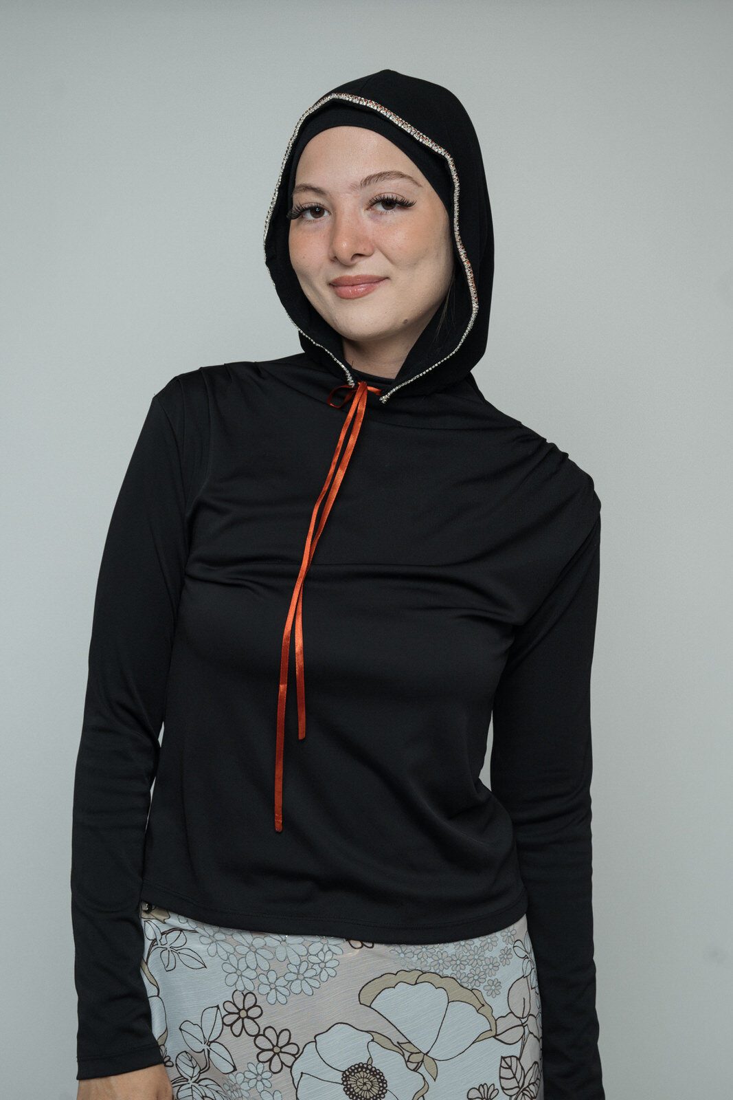 Capuche brodée Azel Faralyn — Azel, porté